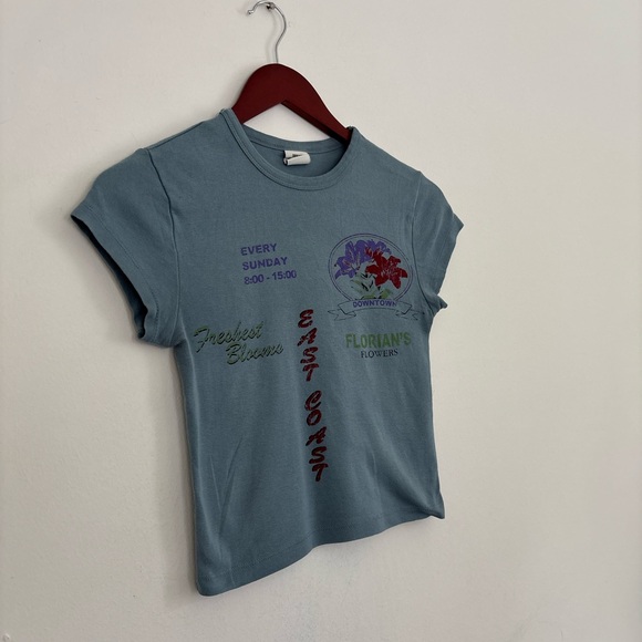 Urban Outfitters blue baby tee - size small - Picture 2 of 5